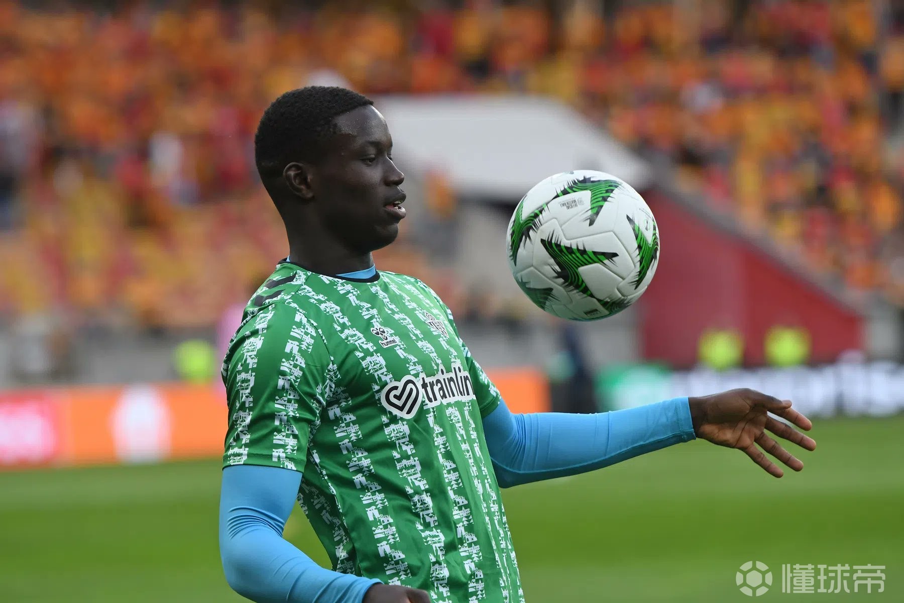 体育直播-关于冲刺阶段突围战来临；埃因霍温围绕国王杯绝杀压哨；球迷炸锅；赛季目标并未改变的信息